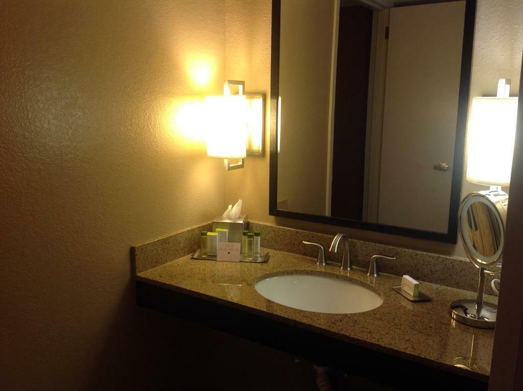 Doubletree By Hilton Austin-University Area Exterior foto